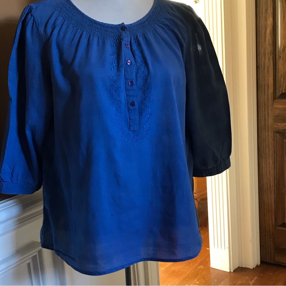 Kim Roger’s, XL, Blue Smocked Peasant Top, buttons and embroidery detailing